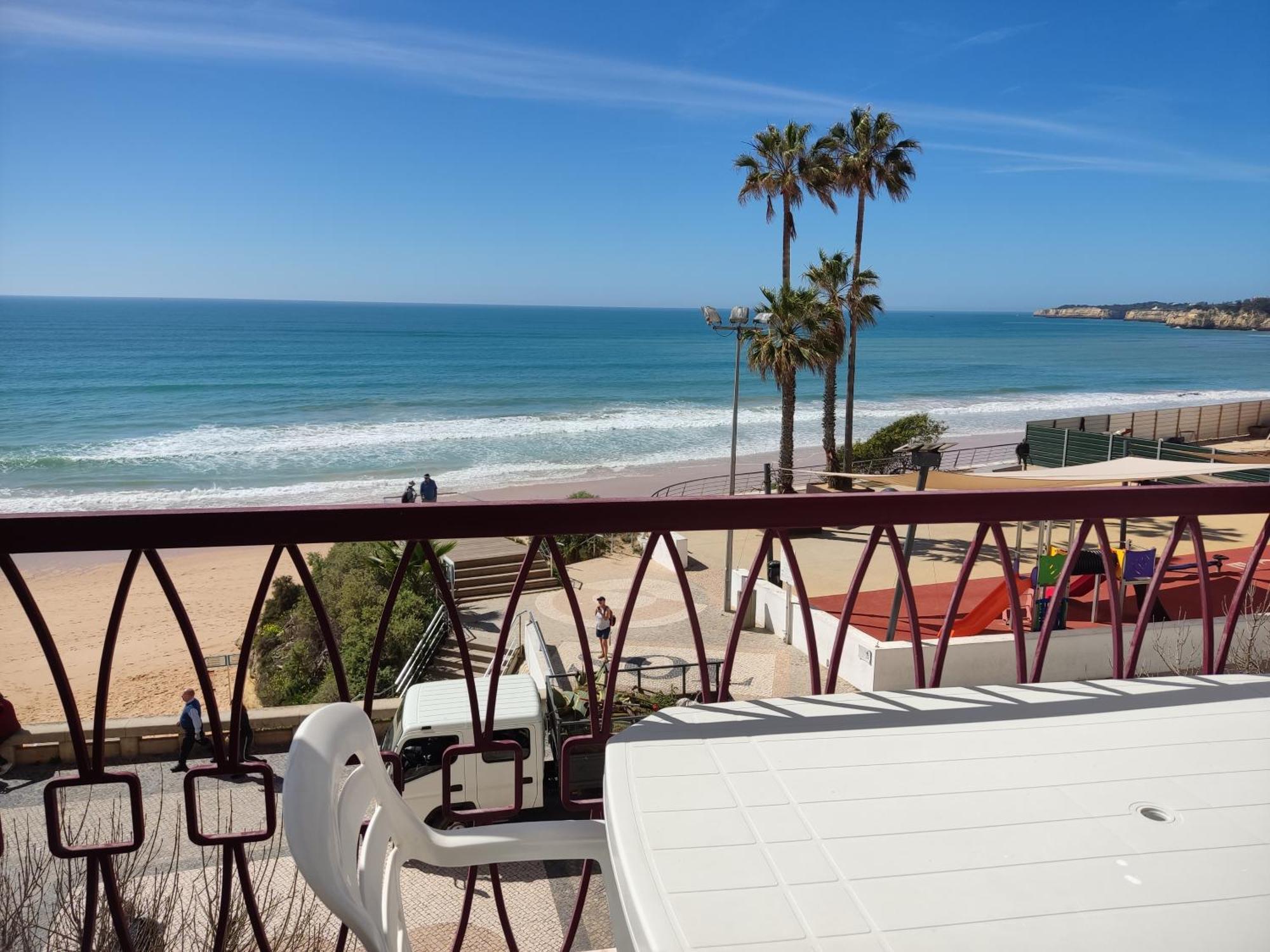 アルマカオ・デ・ペラ2 Avenida Frente Mar - Casas & Papeisアパートメント エクステリア 写真