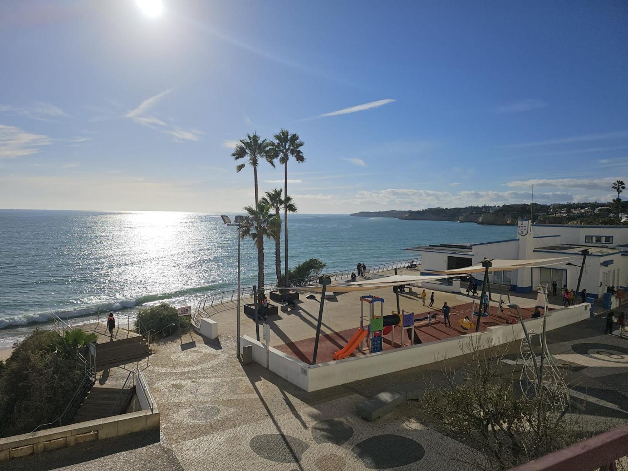 アルマカオ・デ・ペラ2 Avenida Frente Mar - Casas & Papeisアパートメント エクステリア 写真